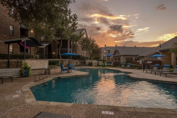 Post-renovation photographs of the Overlook at Bear Creek Apartments in Euless, Texas, for Dayrise.